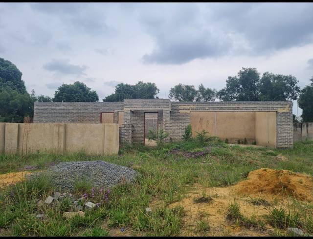 3 BEDROOM TOWNHOUSE FOR SALE IN ARCON PARK